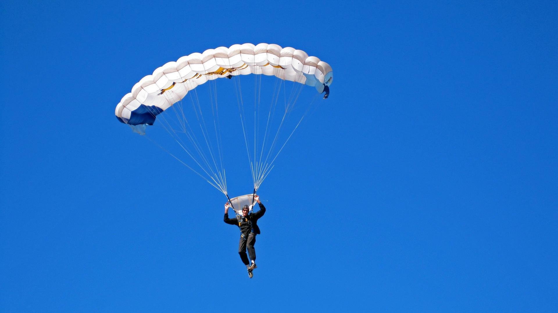 开云体育平台APP-足球与石油,当挪威战车碾过安哥拉,谁在绿茵场外布棋? 第2张 开云体育平台APP-足球与石油,当挪威战车碾过安哥拉,谁在绿茵场外布棋? 第2张