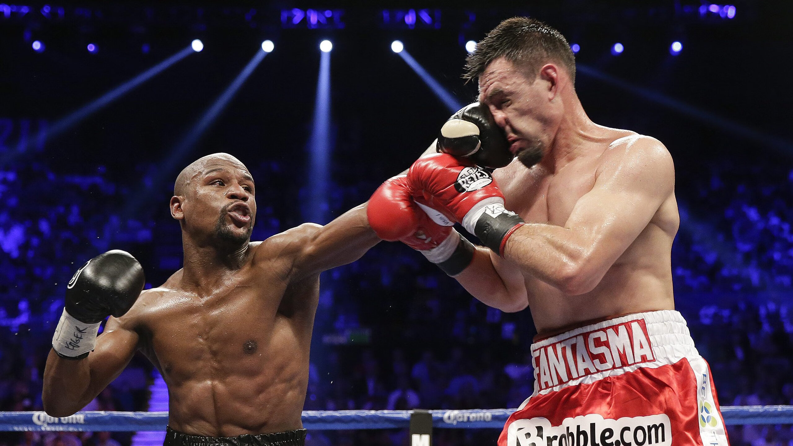 开云体育入口-西甲国家德比之夜，戈贝尔成为胜负手，当篮球的巨人踏入足球的圣殿