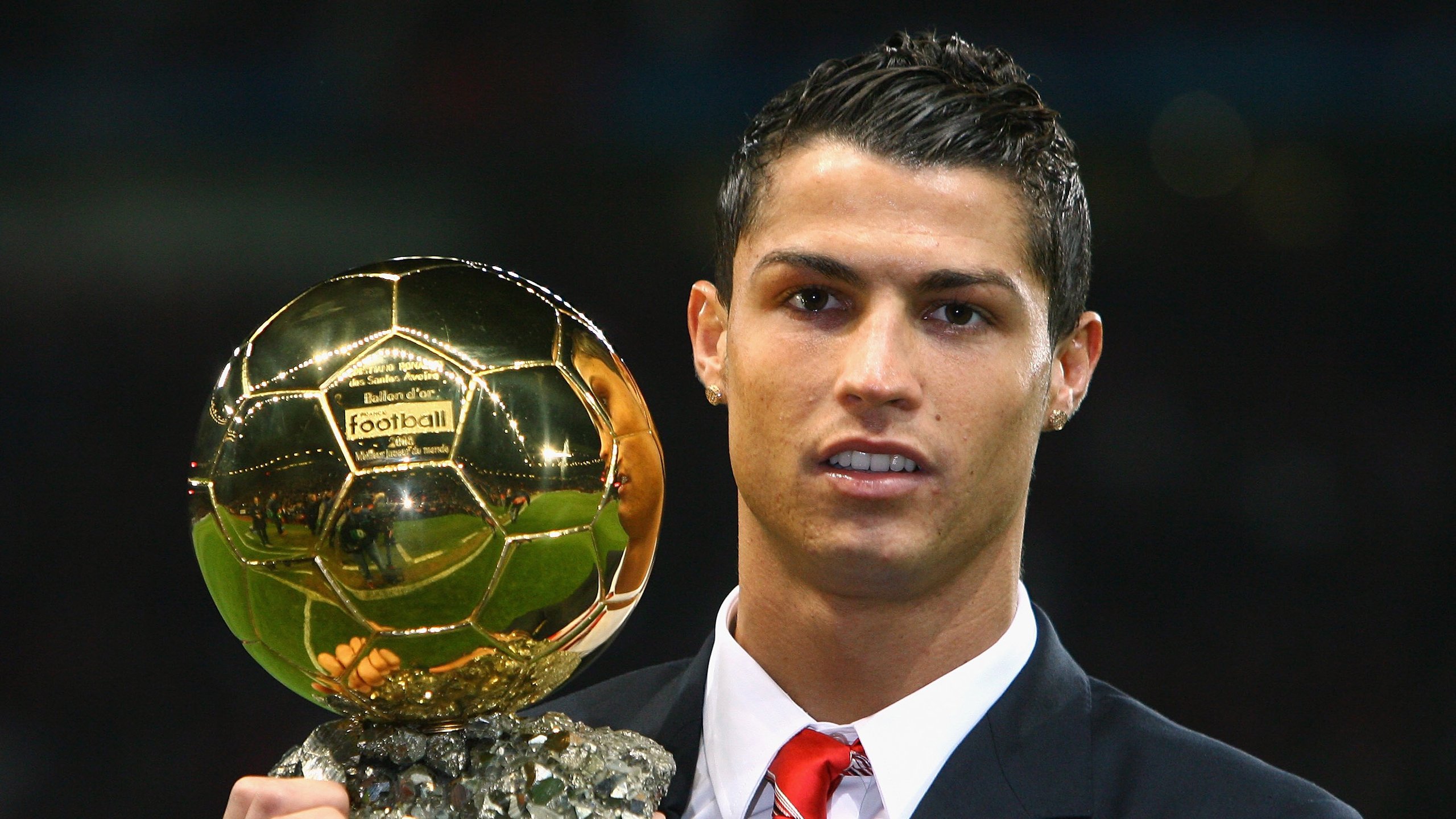 开云体育-戈麦斯，从加纳草原到德甲要塞，他用防守哲学锁死勒沃库森  第2张