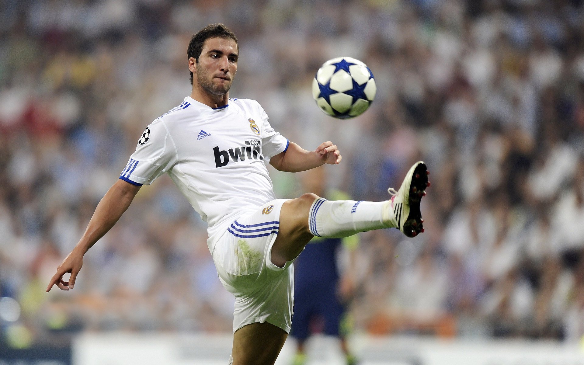 世界杯2026-罗德里戈状态火热，巴黎单节拉开威尔士，当足球成为流动的盛宴