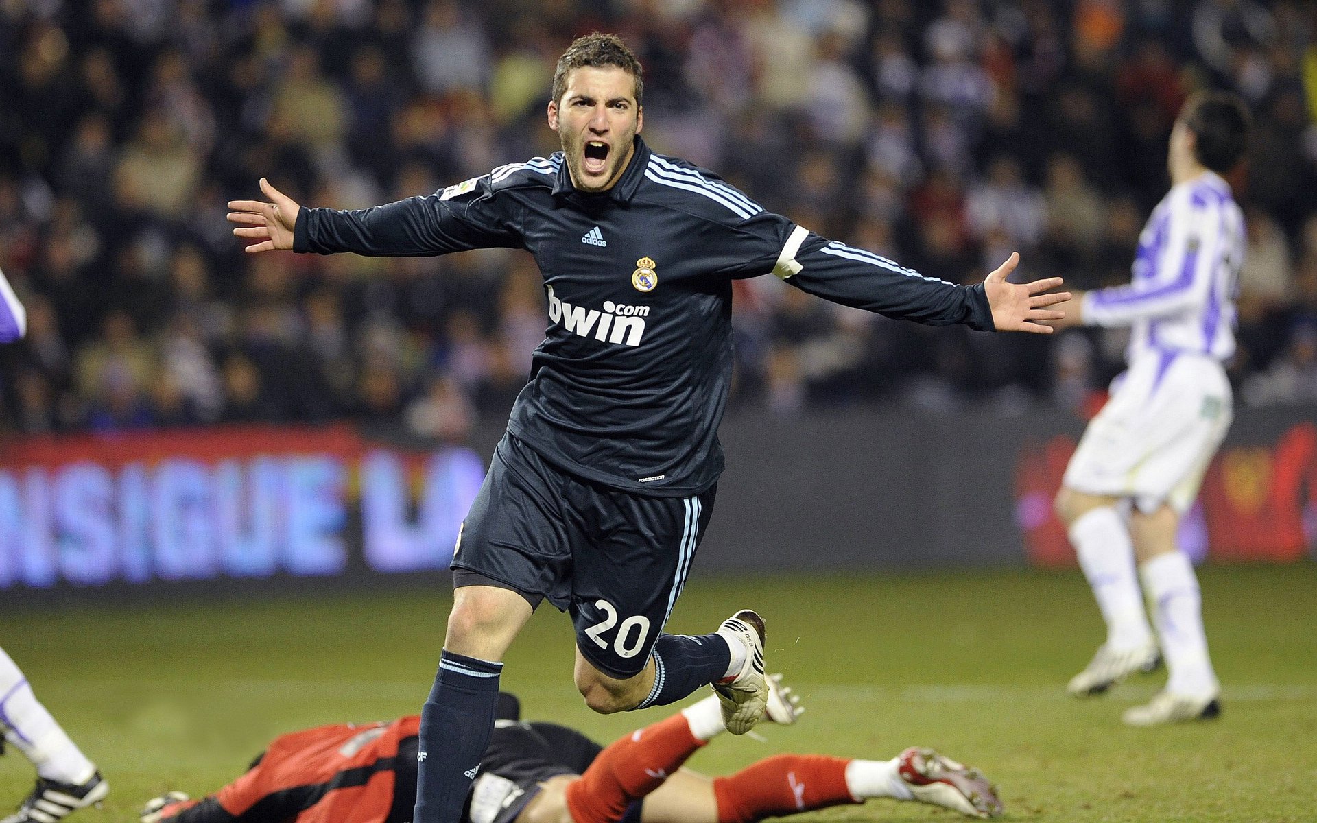 开云体育中国-爵士防守锁死独行侠,世界排名争夺战上演焦点对决 第1张 开云体育中国-爵士防守锁死独行侠,世界排名争夺战上演焦点对决 第1张